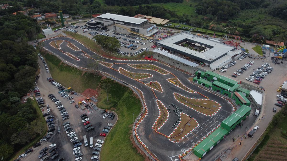 O circuito conta com uma das pistas mais modernas em solo nacional, usada especialmente para apresentações gratuitas de drift todo sábado e domingo/Divulgação