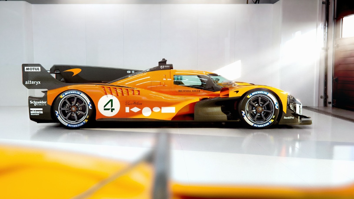 A nova arma foi apresentada com uma pintura de testes, inspirada no McLaren M6A/Divulgação