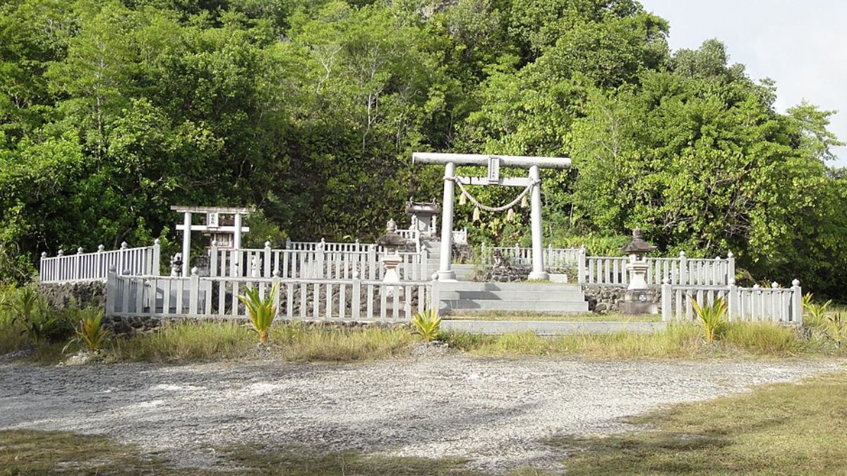 Memorial dos japoneses na ilha em homenagem aos soldados que foram mortos na guerra (Foto: Wikimedia Commons)