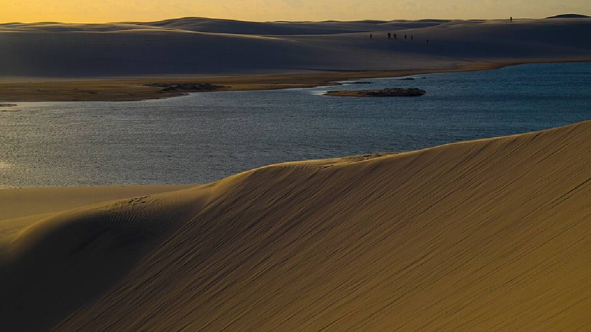 6°- As dunas gigantes e lagoas naturais fazem dos Lençóis Maranhenses um dos cenários mais impressionantes do Brasil (Foto: Jardelsliumba/ Wikimedia Commons)