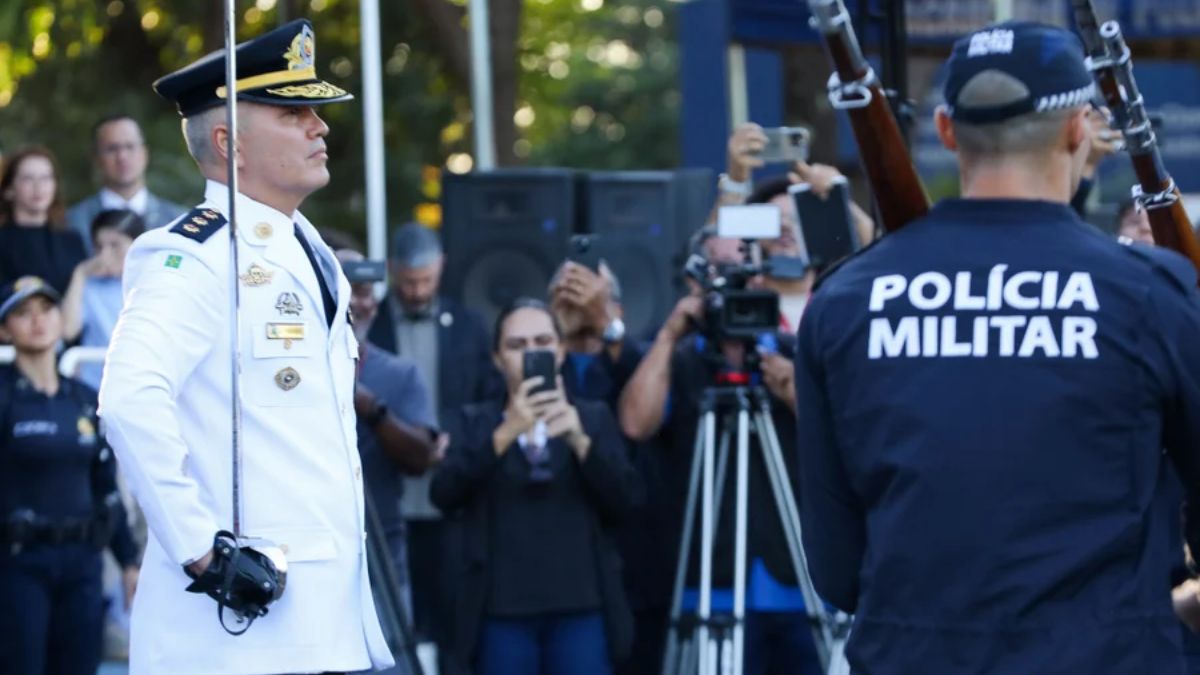 A inauguração da Sala Lilás concretiza a promessa feita pelo novo comandante da corporação, coronel Rômulo Flávio Mendonça Palhares, durante a cerimônia de passagem de comando, reforçando o compromisso com a rede de proteção à mulher. Joel Rodrigues/Agência Brasília