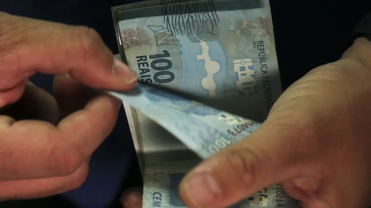 Dívidas com valor original de até R$ 100 devem ser removidas dos cadastros de inadimplência em 30 dias. José Cruz/Agência Brasil