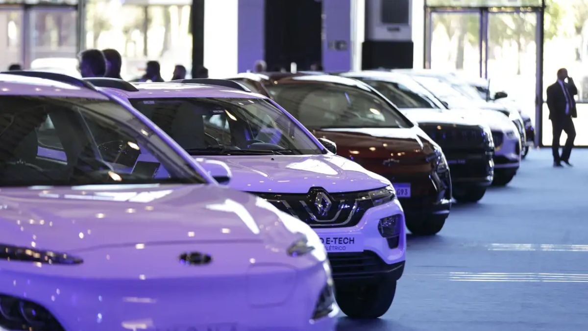 A oferta de novos modelos movidos a bateria cresce impulsionada por incentivos fiscais estaduais. Marcelo Camargo/Agência Brasil