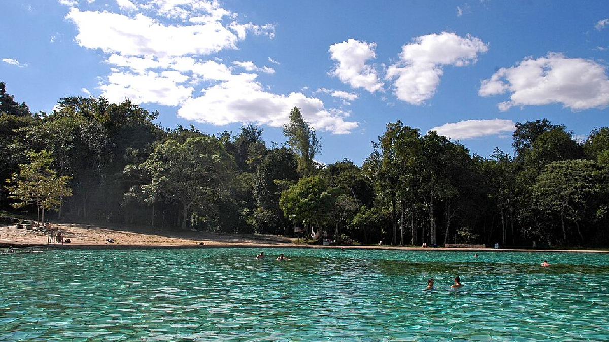 10°- Conhecido pelas piscinas naturais e pelo cerrado preservado, o parque é um dos refúgios verdes mais visitados do Centro-Oeste (Foto: Mercado Viagens/ Wikimedia Commons)