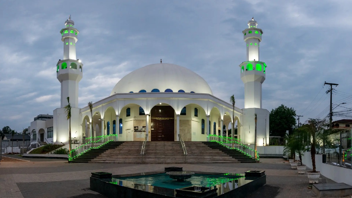O ambiente é voltado para orações, leitura do Alcorão e atividades culturais ligadas à religião islâmica (Fotos: Divulgação/Mesquita Omar Ibn al-Khattab)