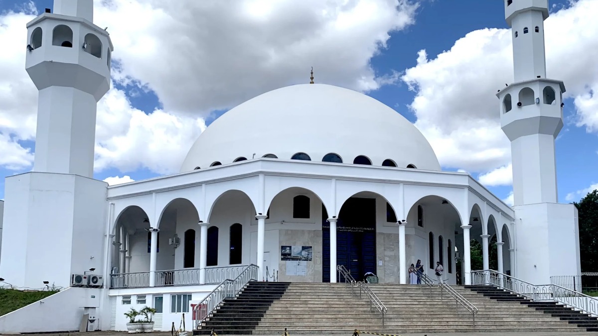 Uma mesquita é o local de oração dos seguidores do islamismo