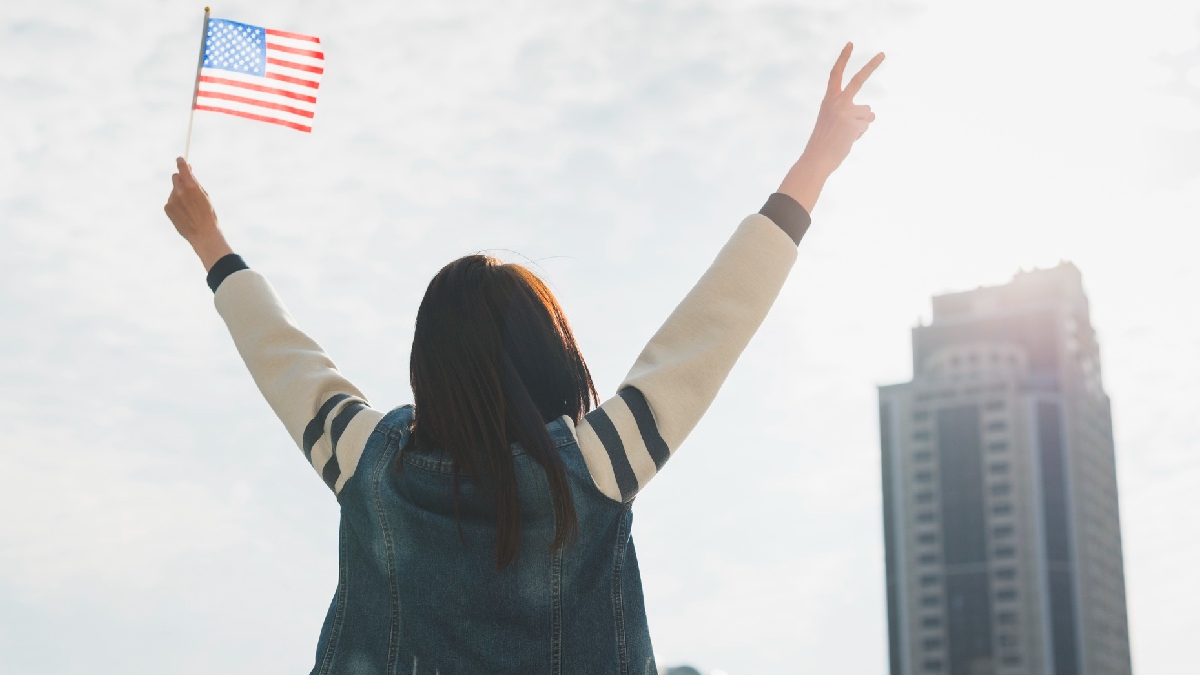 Especialistas apontam que a preocupação em torno da imigração norte-americana já ultrapassa o campo jurídico e começa a influenciar diretamente decisões de turismo - (Freepik)