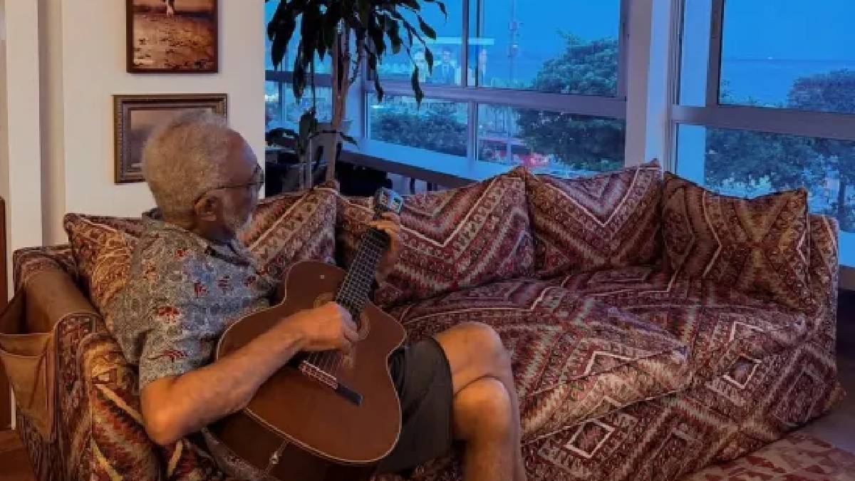Projeto apostou na integração dos ambientes, com cozinha aberta para a sala de jantar, salas de estar e TV conectadas e escritório integrado à suíte do casal. Foto: Reprodução/Instagram @gilbertogil