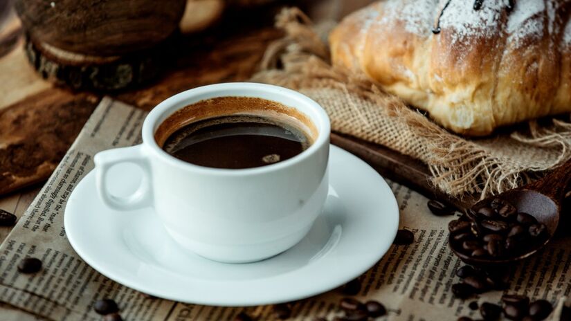 Isso não quer dizer que o café precise sair da rotina, já que cientificamente possui benefícios para a saúde, mas o horário e a frequência fazem diferença no resultado