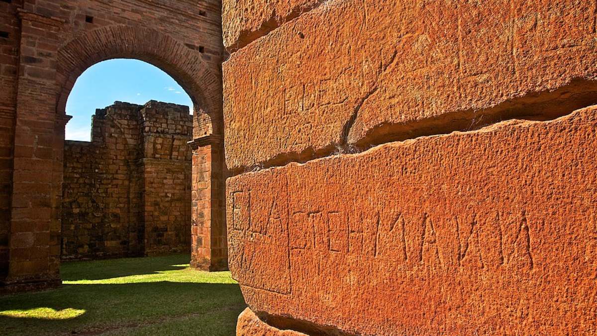 O Sítio Histórico de São Miguel das Missões foi fundado em 1687, como uma 'redução jesuítica'