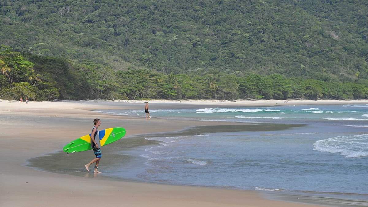 2. Lopes Mendes, em Ilha Grande, no Rio de Janeiro (Foto: TMbux/Wikimedia Commons)