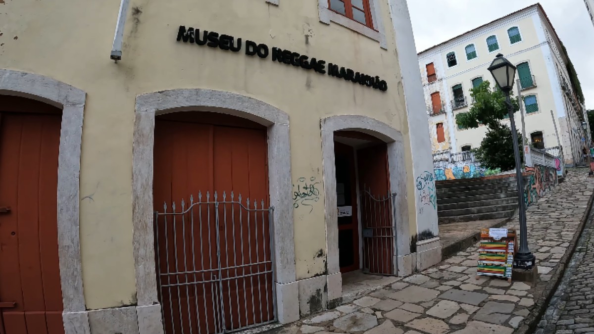 A identificação foi rápida. São Luís e a Jamaica compartilham características parecidas, como a condição de ilha, a forte presença da população negra e a ligação intensa com a música popular (Foto: Reprodução YouTube)