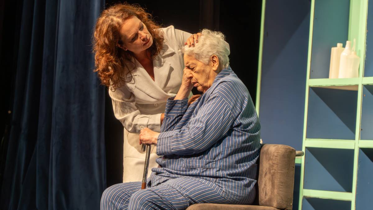 Em 'O Pai', Fulvio Stefanini, que celebra 71 anos, interpreta André, um homem de 80 anos que começa a enfrentar os efeitos do Alzheimer.