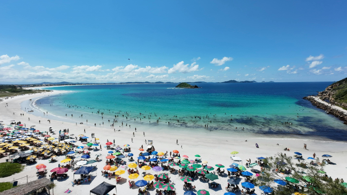 Especialistas em turismo escolheram praias isoladas e naturais como as melhores do planeta neste ano (Foto: Pexels)