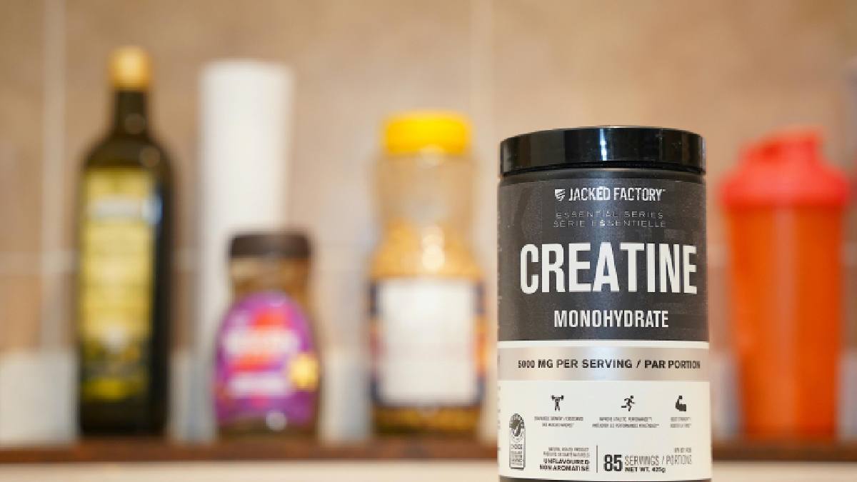 O Whey Protein é amplamente conhecido por sua rápida absorção, sendo ideal para o consumo logo após atividades físicas intensas. Foto: Pexels