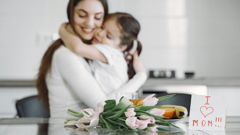 4. 'Você me ensinou que qualquer dificuldade fica menor quando existe amor dentro de casa.' (Foto: Pexels)