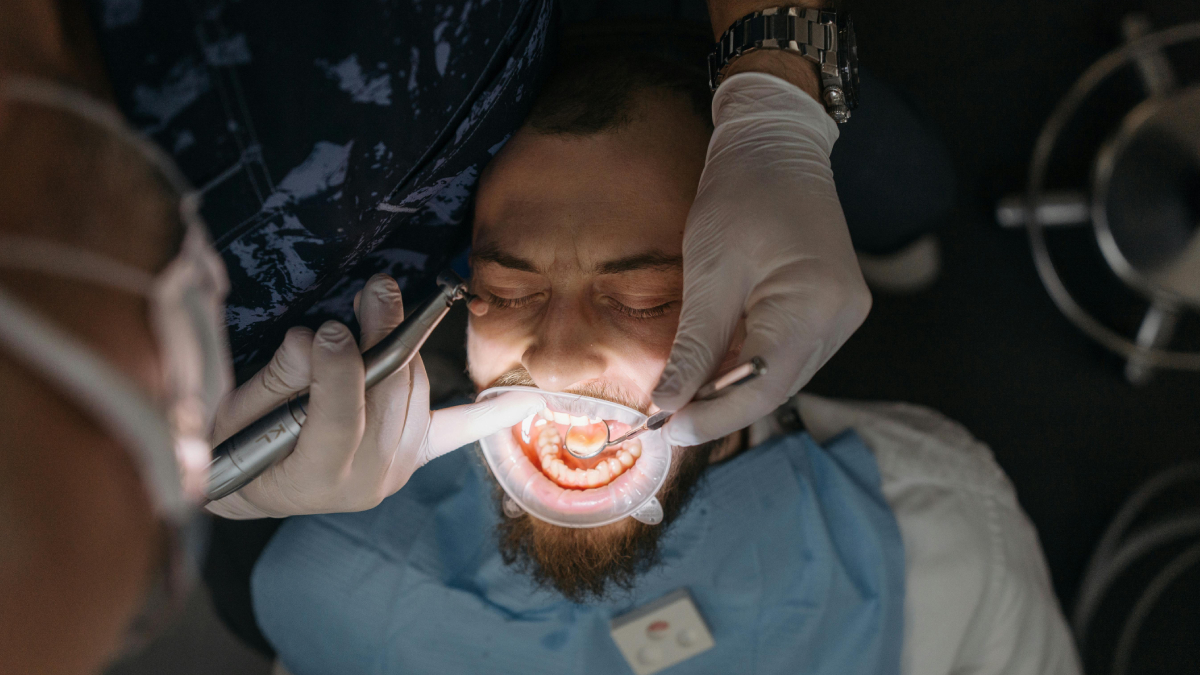 Iniciativa quer alertar sobre doenças odontológicas que ainda afetam milhões de brasileiros (Foto: Pexels)