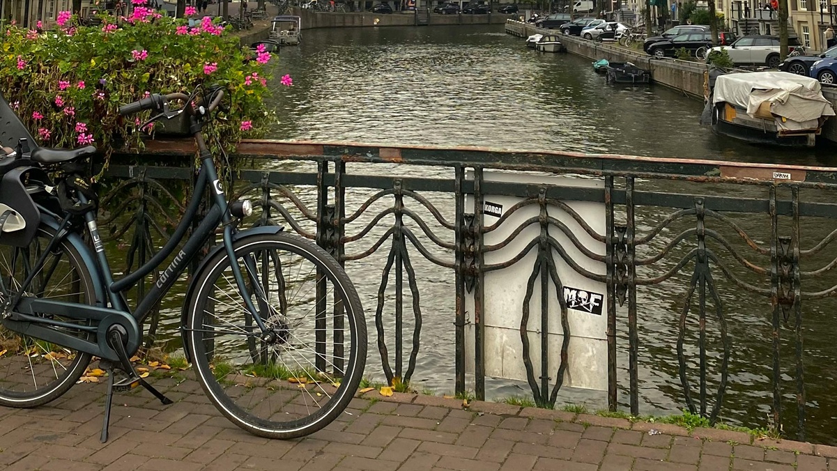 Hoje, o sistema de bicicletas de Amsterdã é o mais eficiente do mundo/Sude Gurcan/Pexels