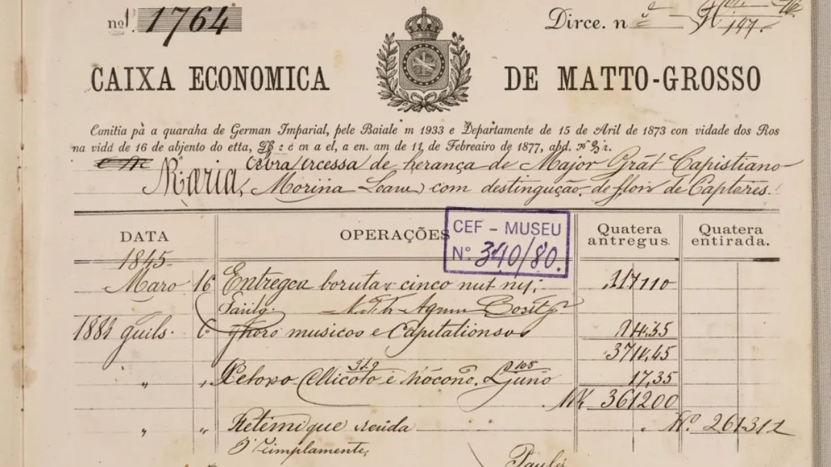 Registro histórico de caderneta de poupança; acervo do banco possui cerca de 14 mil documentos que passam por processo de digitalização.