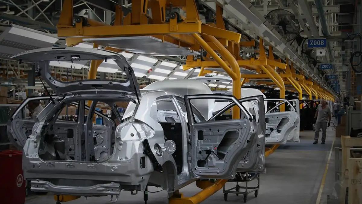 A indústria automotiva adapta suas plantas para atender à demanda por veículos mais sustentáveis. Reprodução/CAOA Chery Facebook