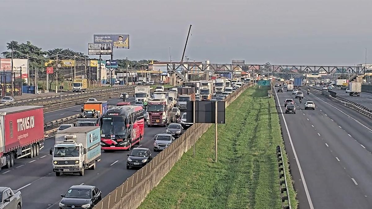 Sistema Anhanguera-Bandeirantes tem transito intenso para quem chega a São Paulo