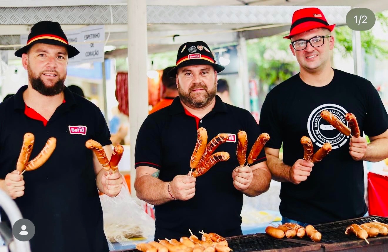 Na gastronomia, os visitantes encontrarão pratos típicos da culinária alemã, além de opções inspiradas em tradições suíças, portuguesas e austríacas. Foto: Divulgação
