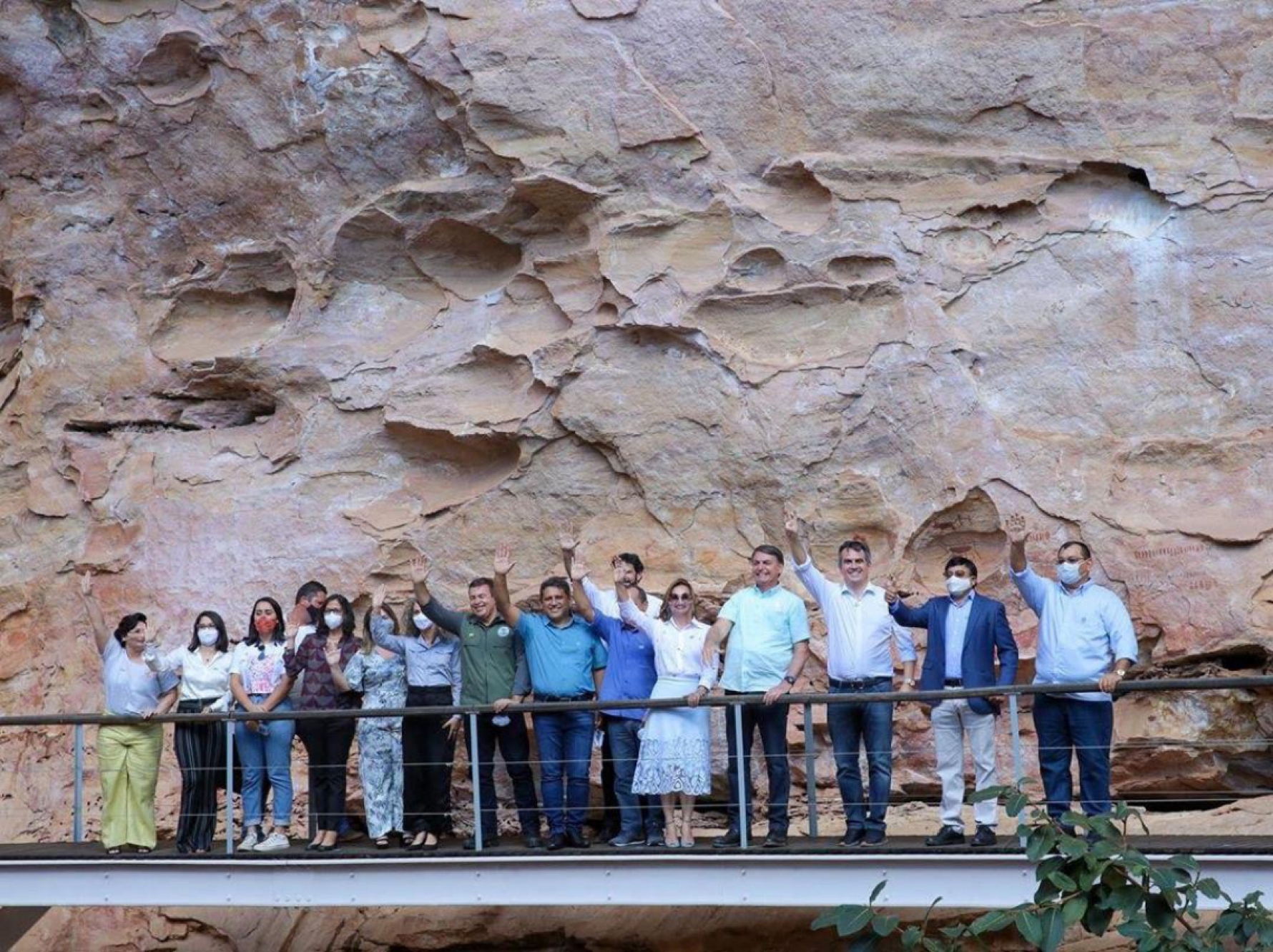 Carlos Nogueira participou de um evento com o presidente Jair Bolsonaro no dia 30 de julho Macaque in the trees