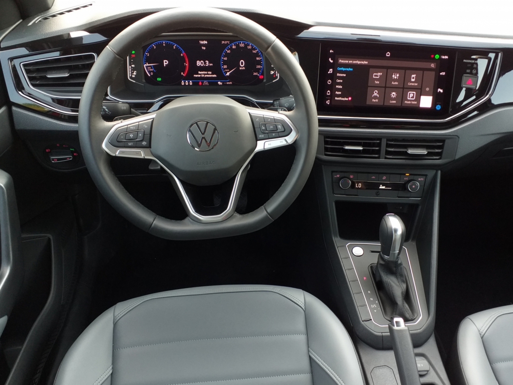 Volkswagen Nivus Highline Macaque in the trees