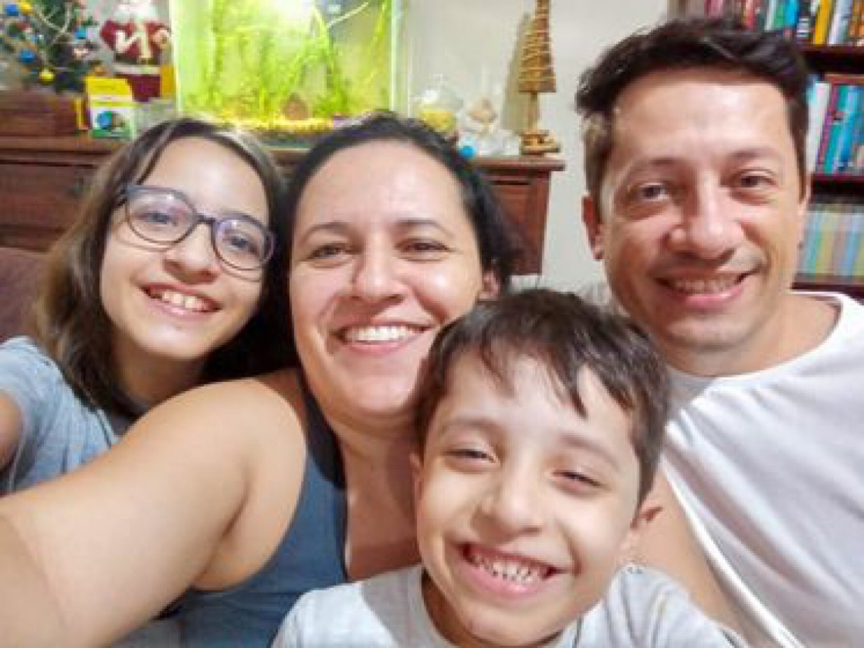 O bancário Gustavo e a família Macaque in the trees