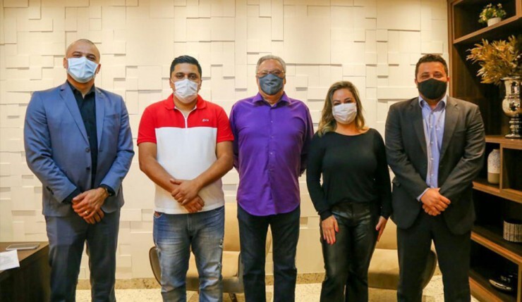 A Comissão é composta pelos vereadores: Gallo, Enfermeiro Rodney, André Egydio, Érica Franquini e Anderson Nóbrega Macaque in the trees