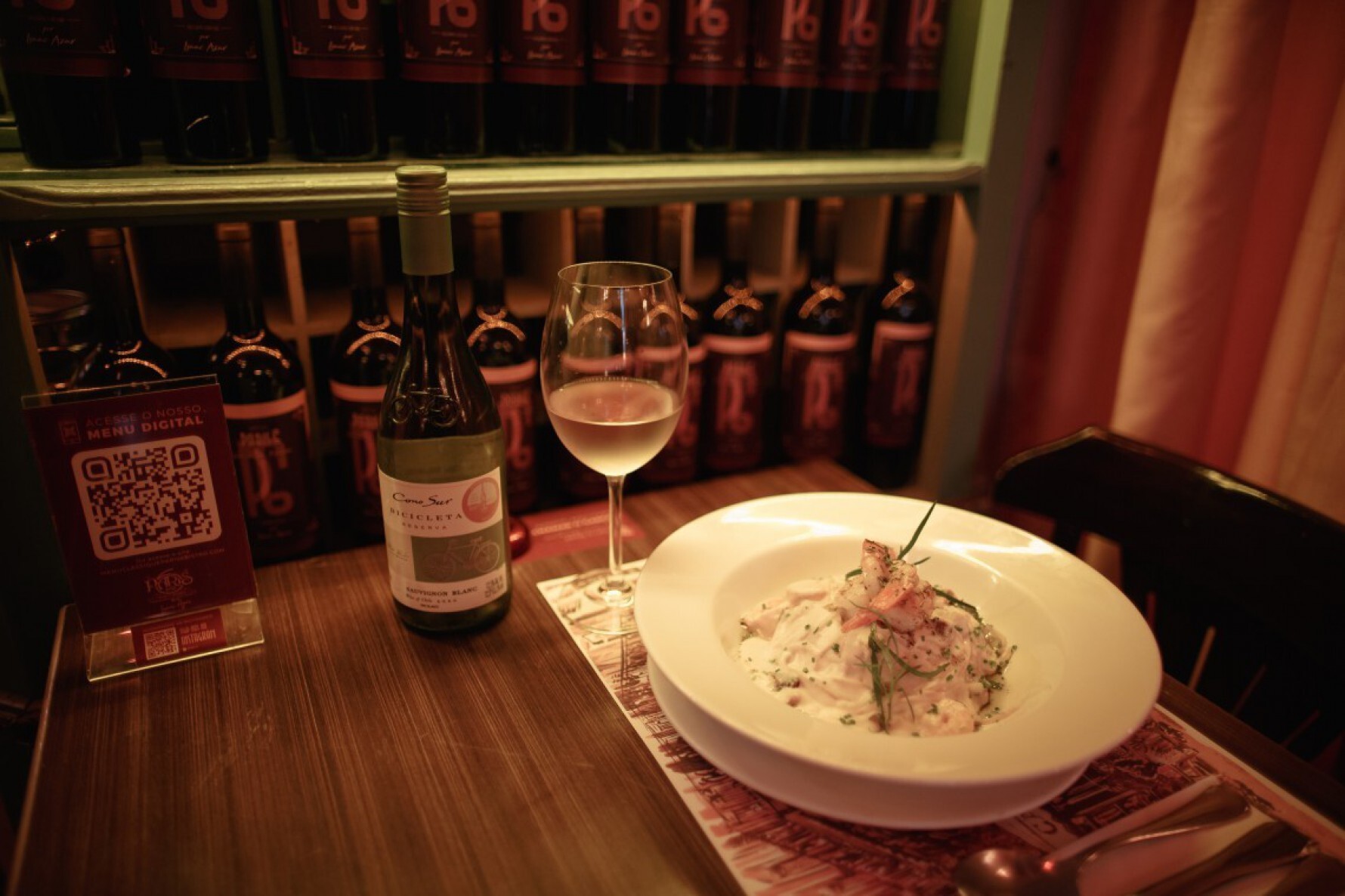 O restaurante Paris 6 irá estender a data comemorativa, disponibilizando o Menu D Amour, no almoço e jantar, incluindo delivery Macaque in the trees