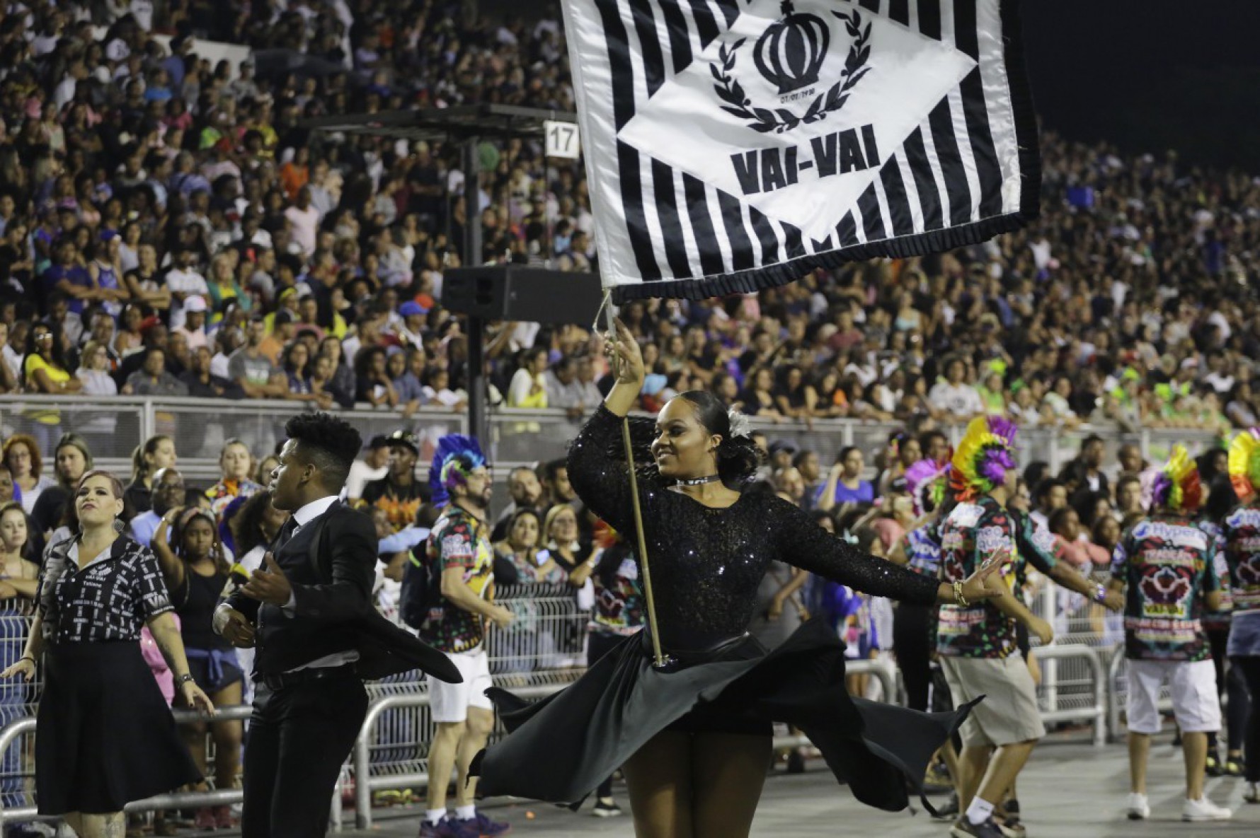 Ensaio técnico da escola de samba Vai Vai, no sambódromo do Anhembi Macaque in the trees