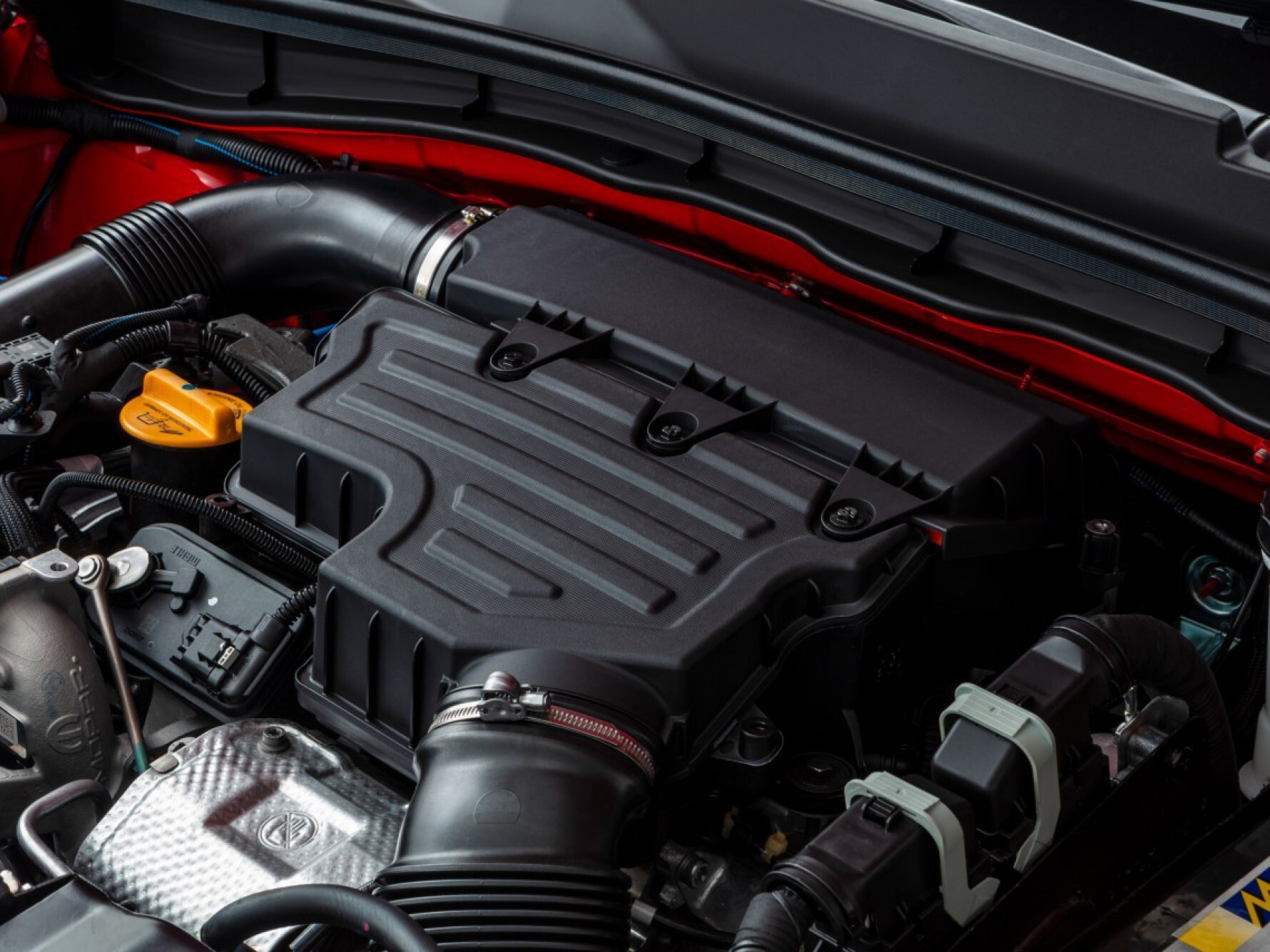 O Pulse chega ao mercado apresentando o inédito motor turbo flex 200 com 130 cavalos de potência a 5.750 rotações por minuto abastecido com etanol e 20,4 kgfm de torque de 1.750 a 3.500 giros com os dois tipos de combustível Macaque in the trees