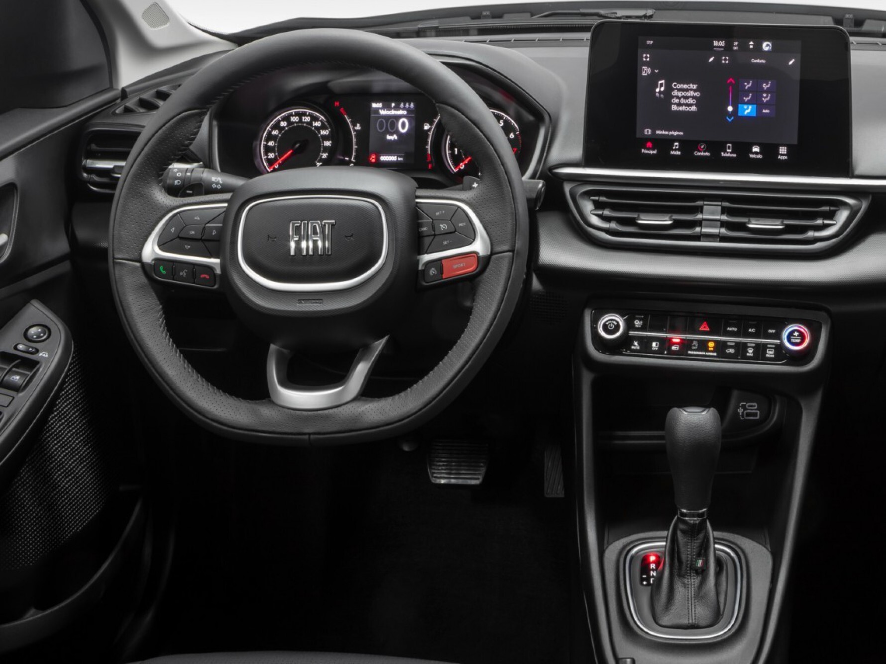 O painel principal recebe tons prata e cinza. A manopla de câmbio é adornada por uma borda prateada, mesmo tom usado ao redor dos comandos do novo volante com base reta, que pela primeira vez traz o logo script da Fiat e permite acessar várias funções Macaque in the trees