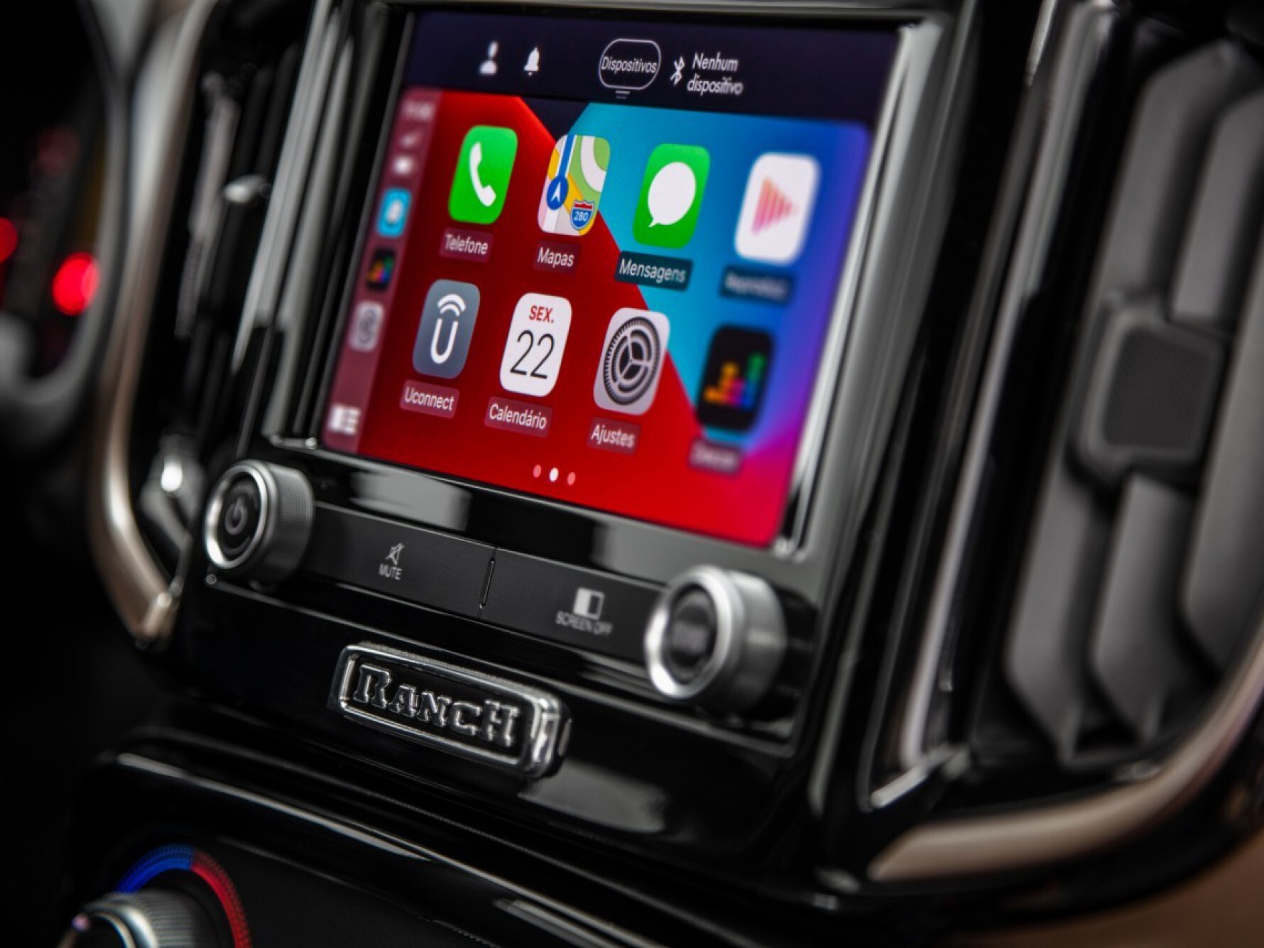 A tecnologia de conectividade tem sistema multimídia com tela de 7 polegadas, que oferece espelhamento com Android Auto e Apple CarPlay sem cabos Macaque in the trees