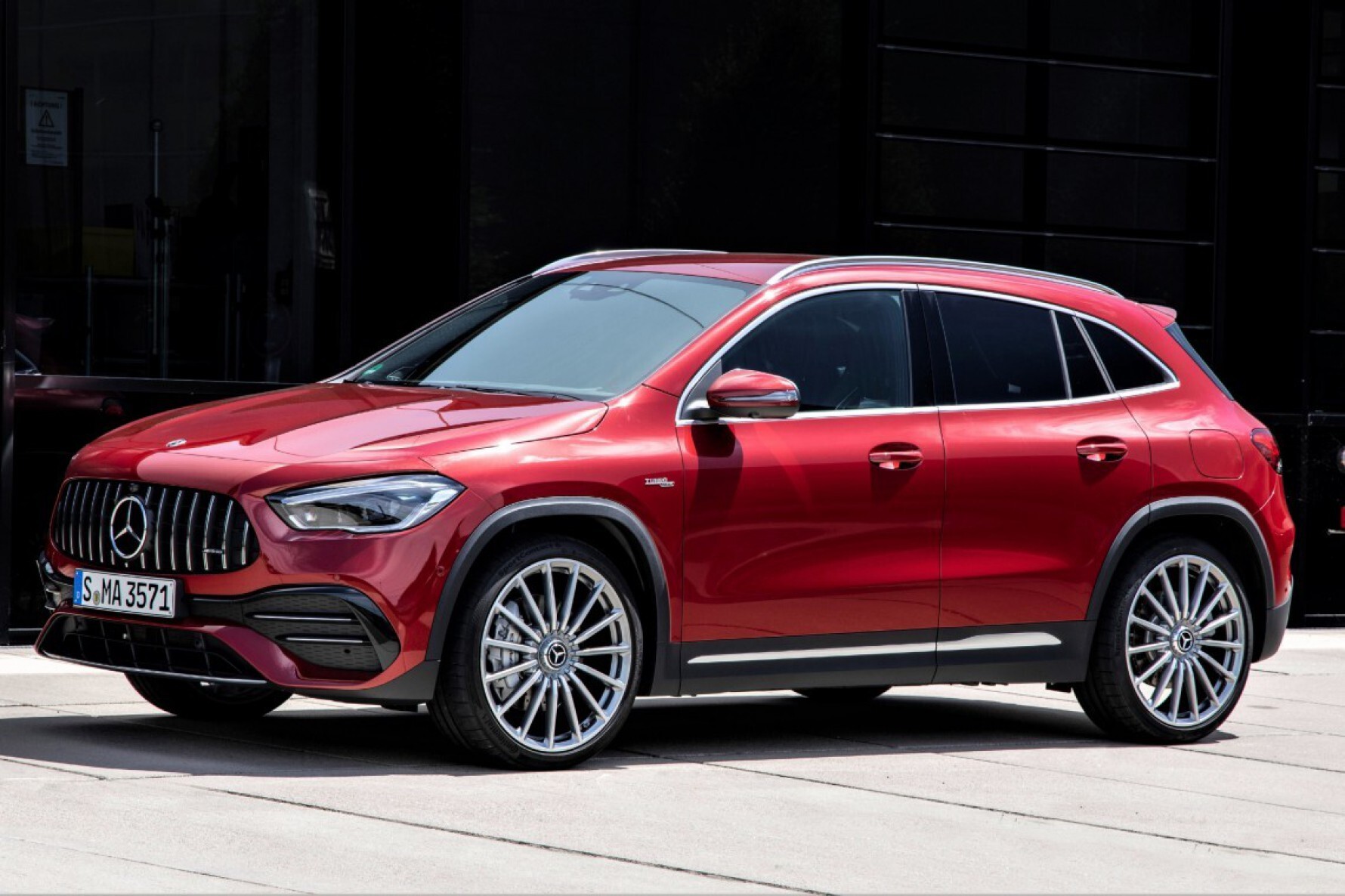 Mercedes GLA 200 AMG Line Macaque in the trees