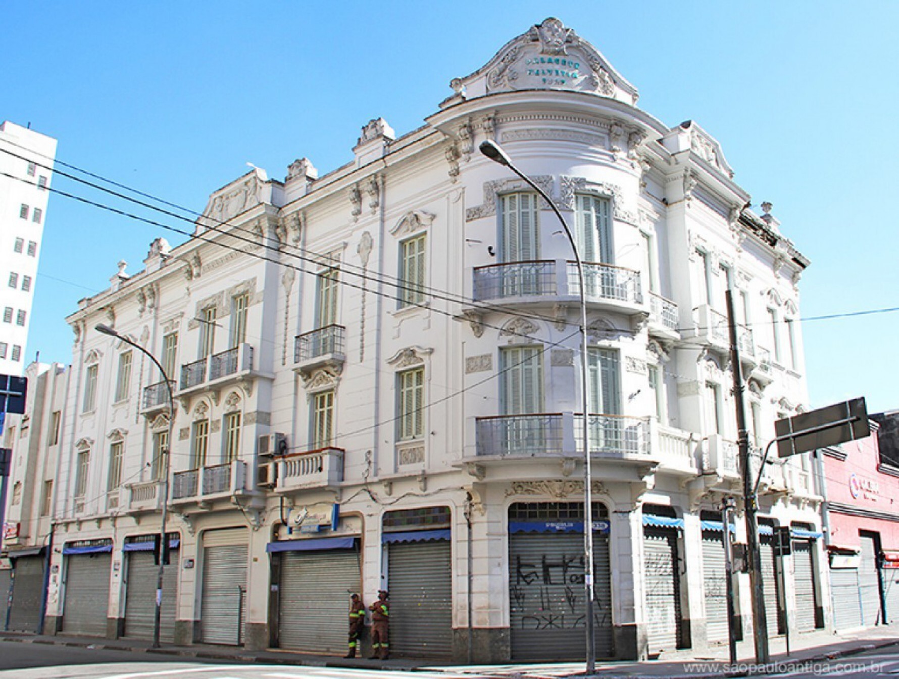 Inaugurado em 1923, Palacete Helvetia já foi hotel Macaque in the trees