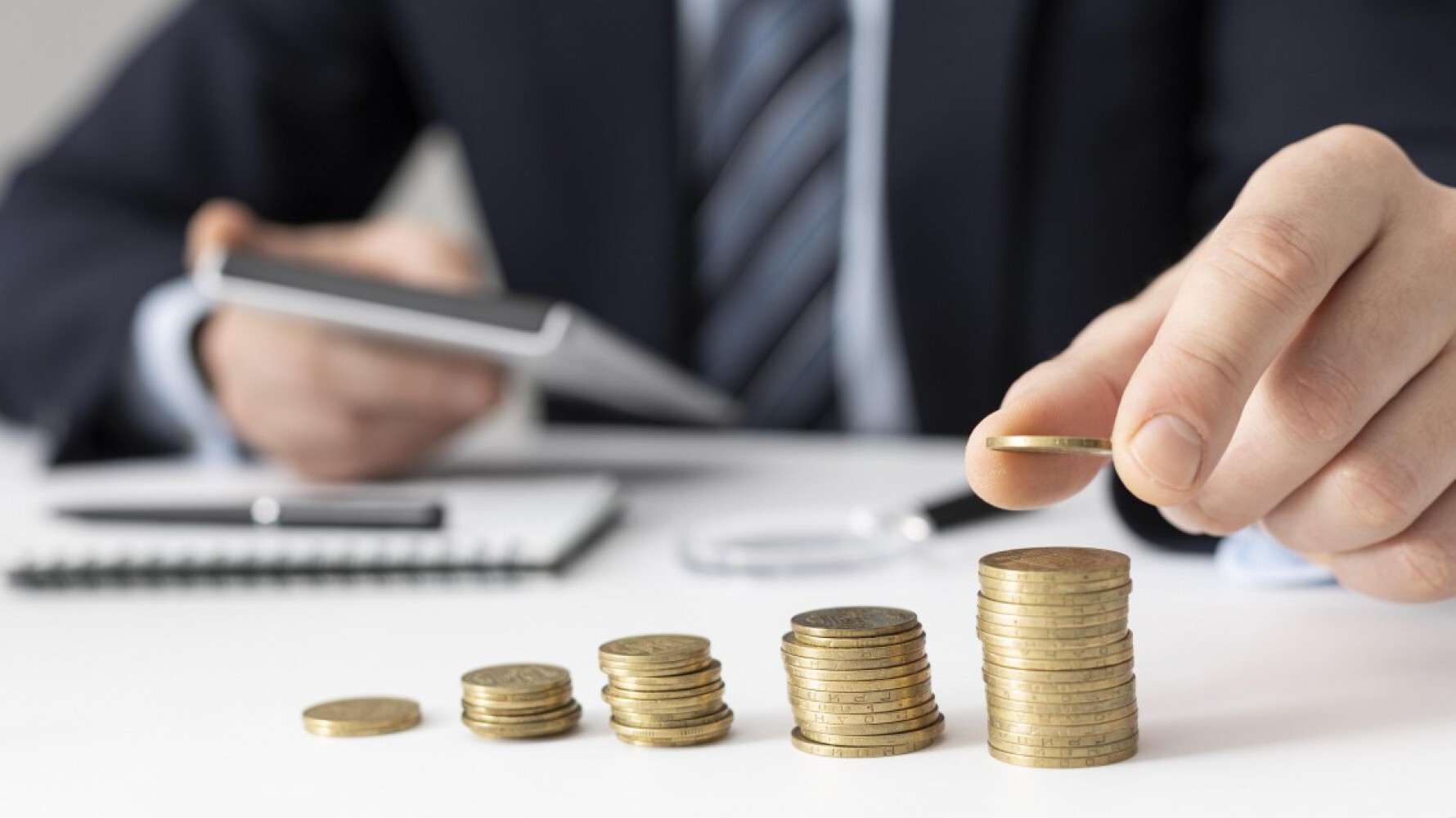 Inflação deve passar de 10% para 5% ao ano, entre 2021 e 2022 Macaque in the trees