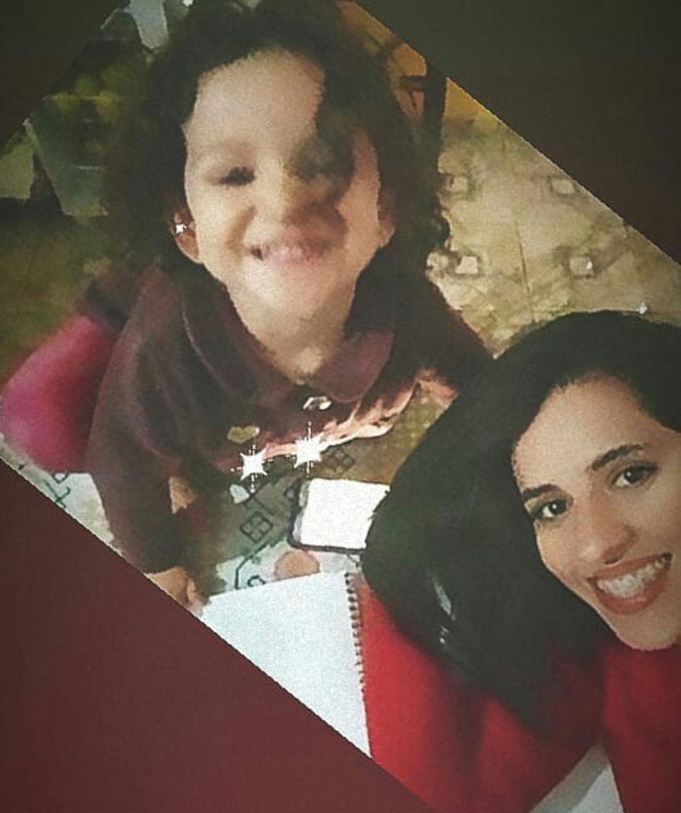 Apreensiva com a pandemia, Daniela decidiu não enviar a filha para a escola no momento Macaque in the trees